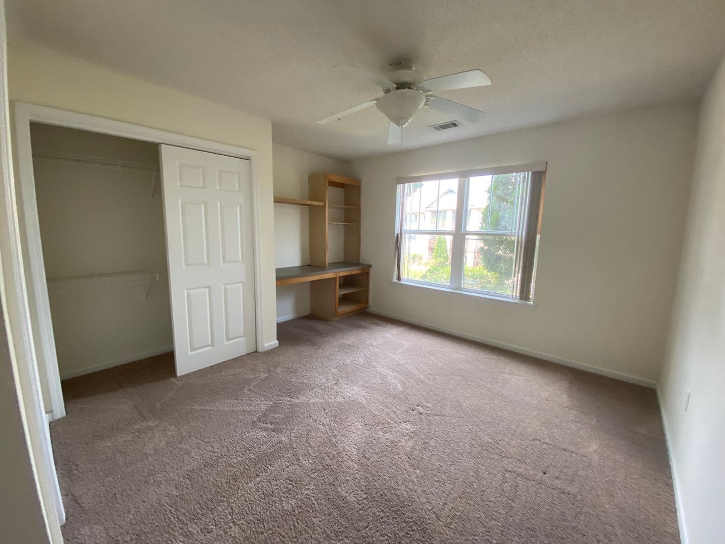 Seneca Apartment: 1301 Harts Ridge Dr