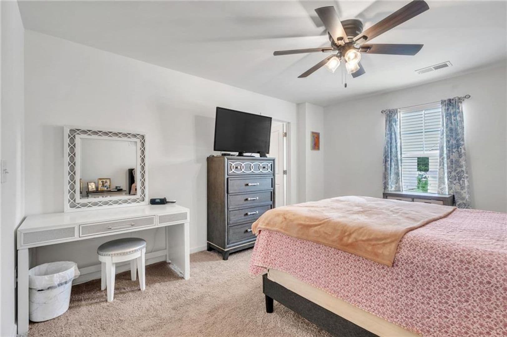Pendleton House: 463 Seaborn Cir