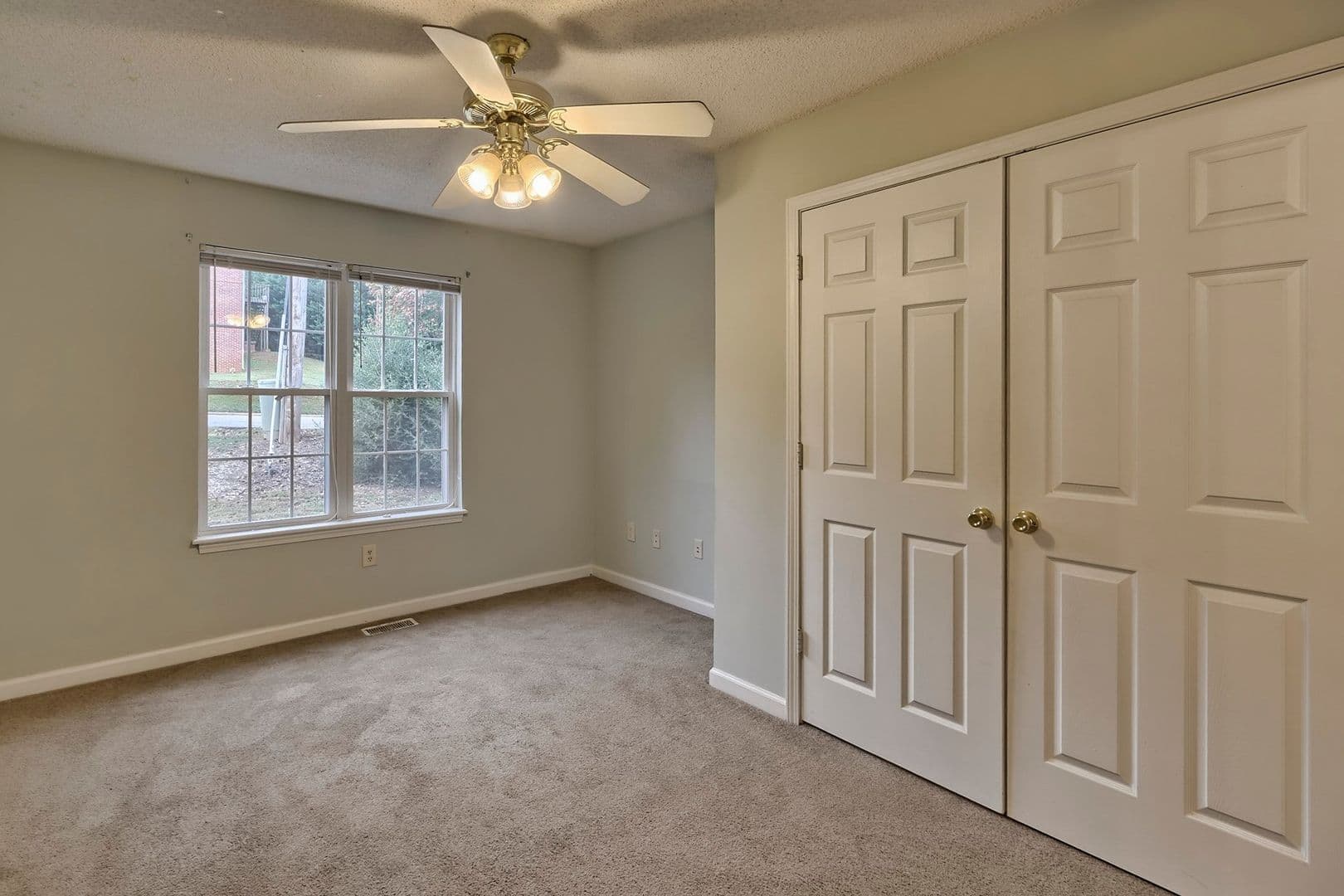 Clemson Apartment: 818 College Ave