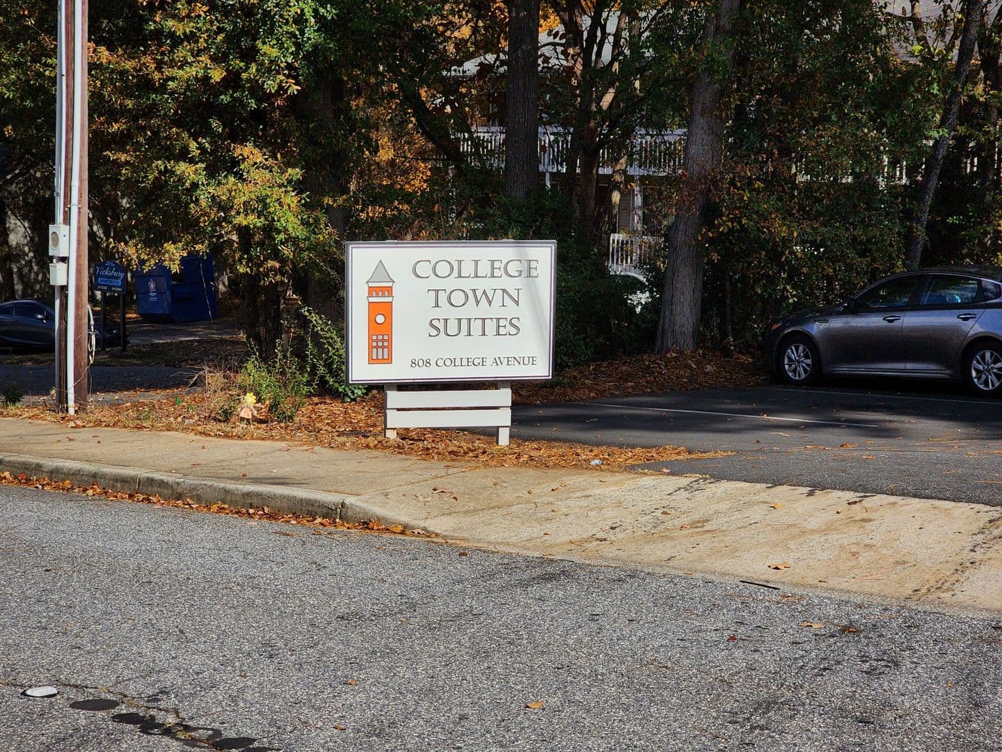 Clemson Apartment: 808 College Ave