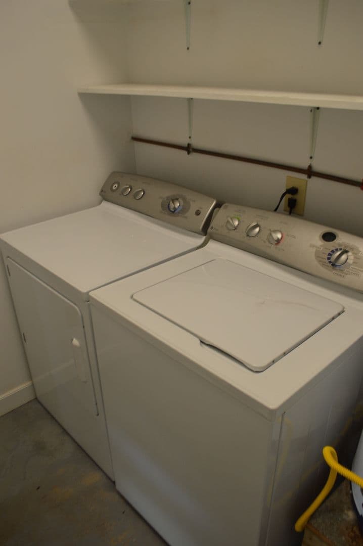 Clemson Apartment: 127 Freedom Dr