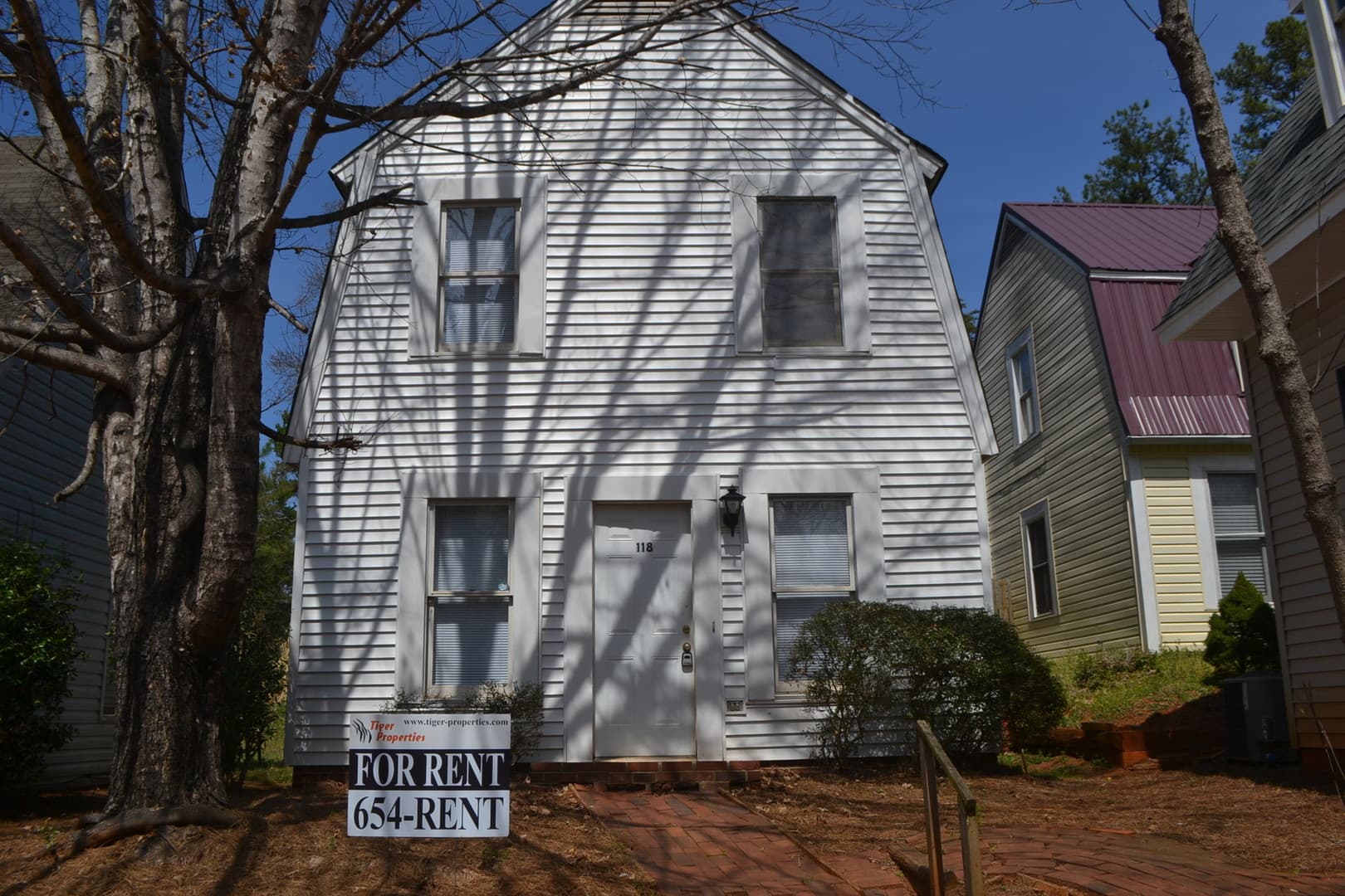 Central House: 118 Franklin Dr
