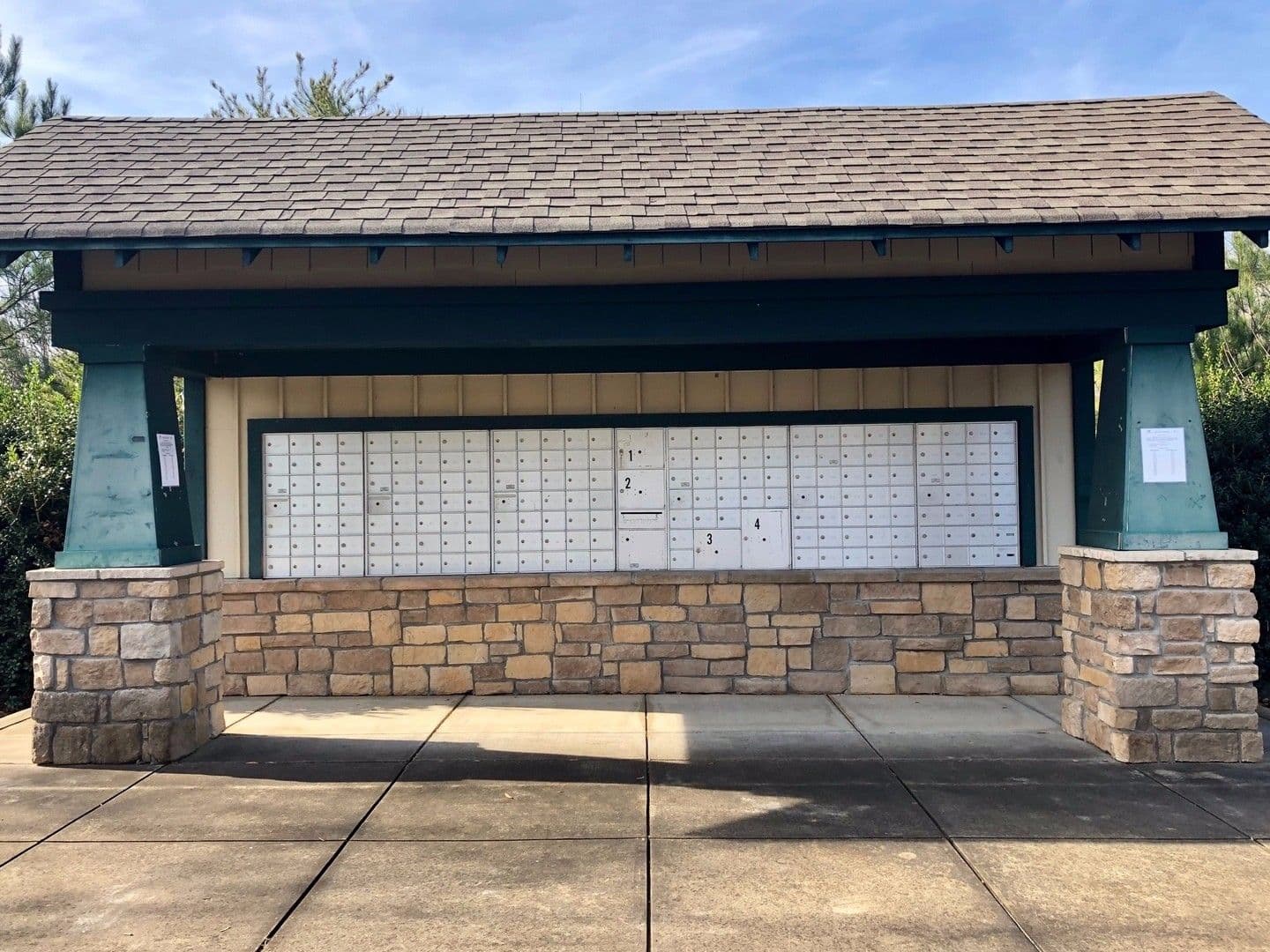 Seneca Apartment: 1301 Harts Ridge Dr