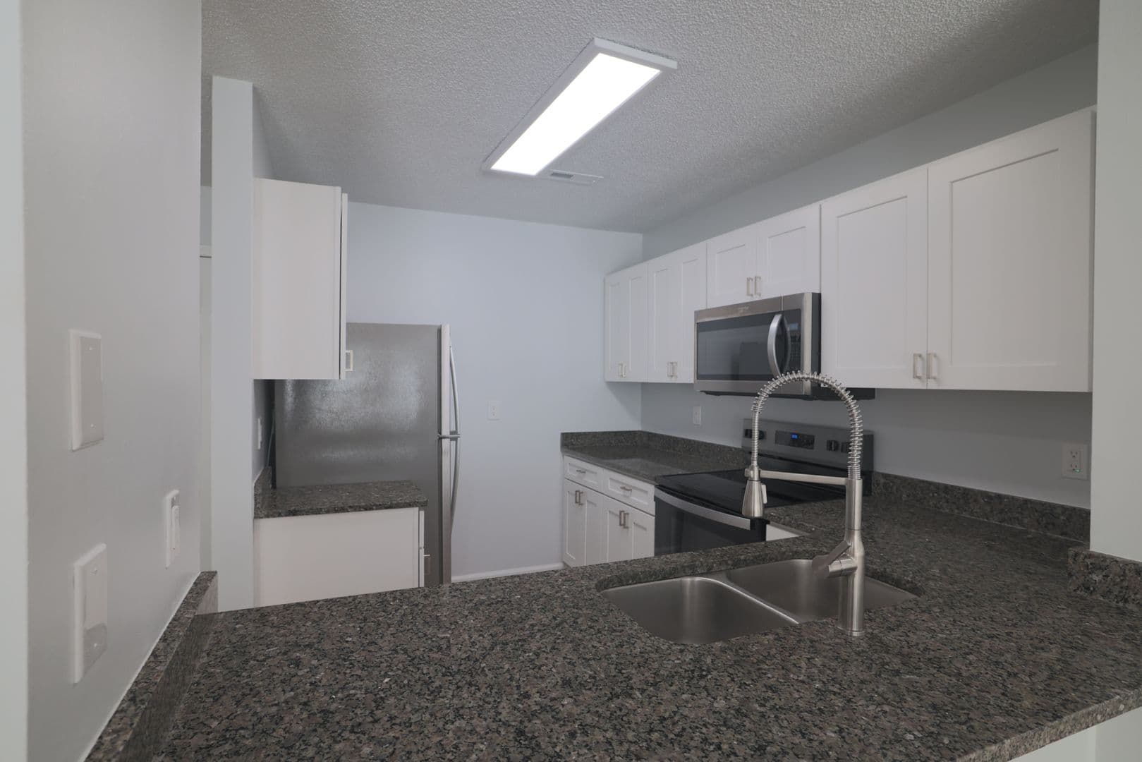 Clemson Apartment: 818 College Ave