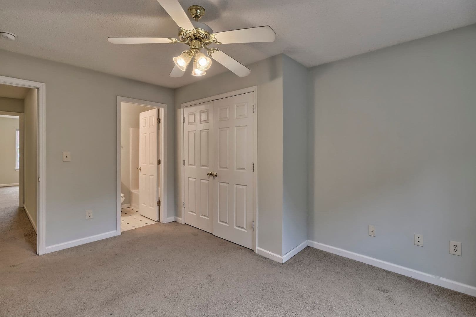 Clemson Apartment: 818 College Ave