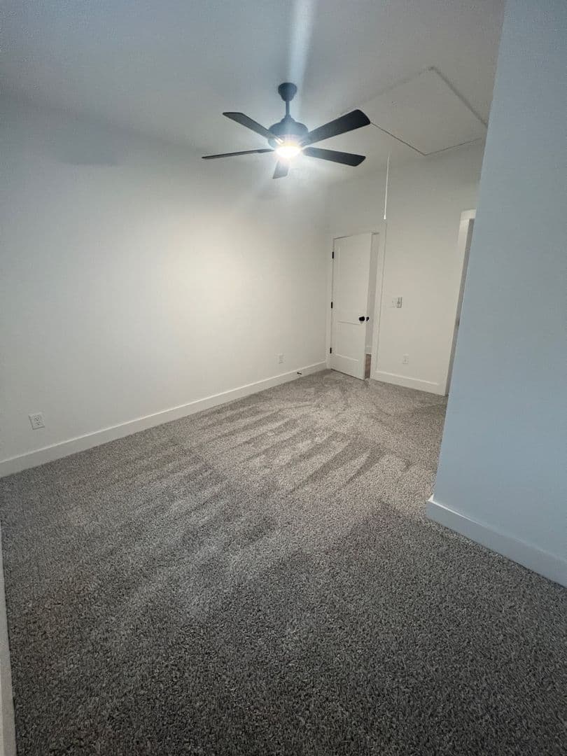 Central Apartment: 224 Willow Ct