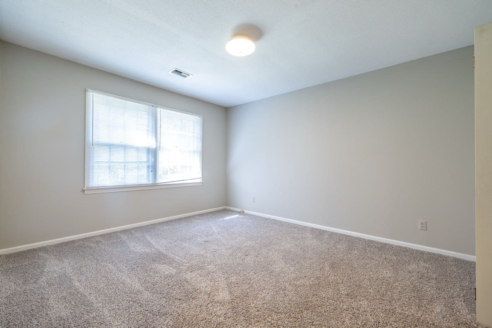 Clemson Apartment: 106 Strode Circle