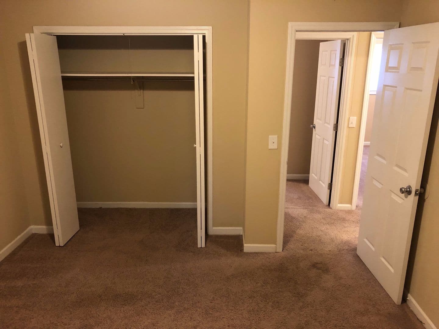 Clemson Apartment: 812 Creekside Dr
