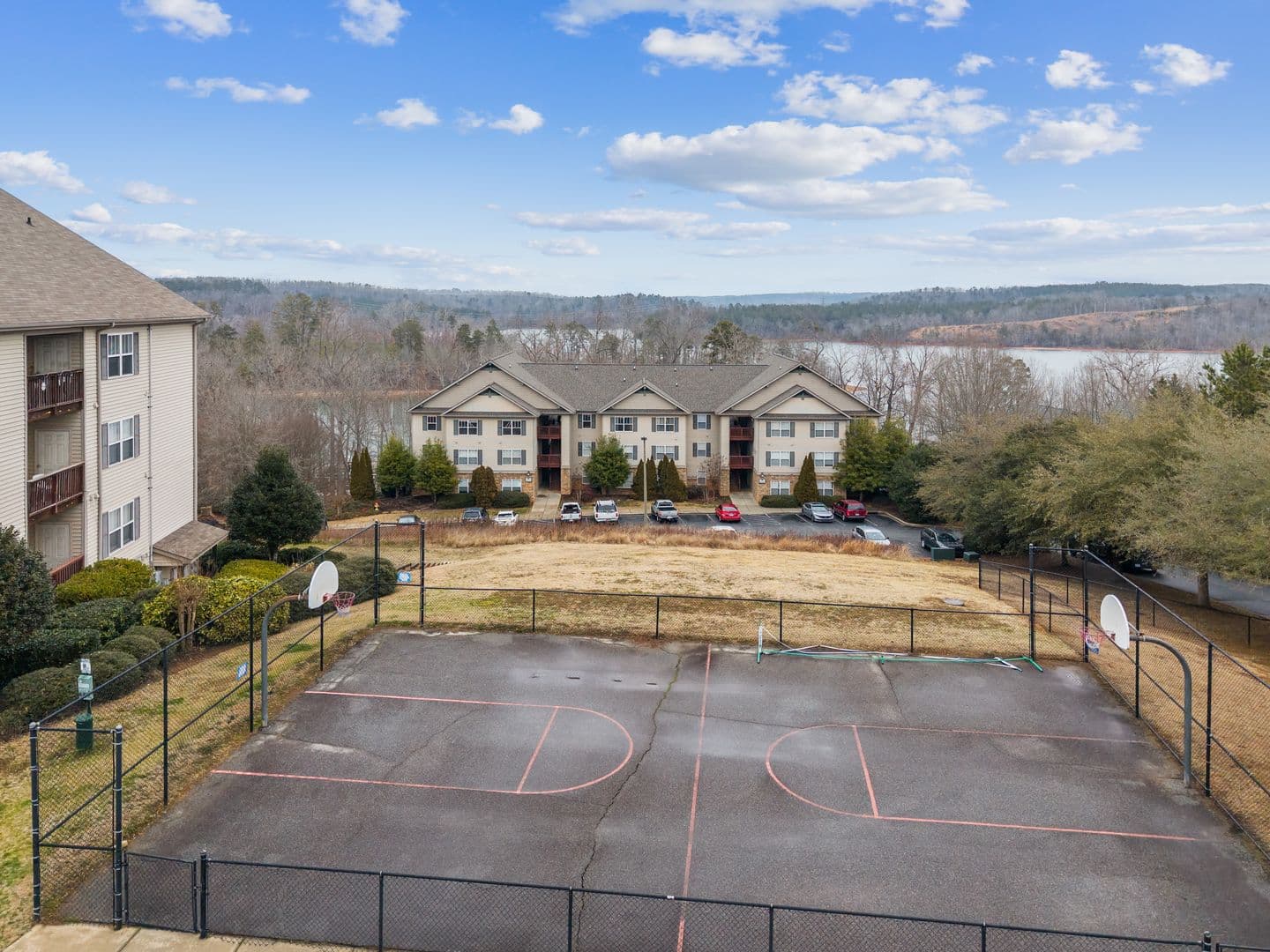 Seneca Apartment: 833 Harts Cove Way