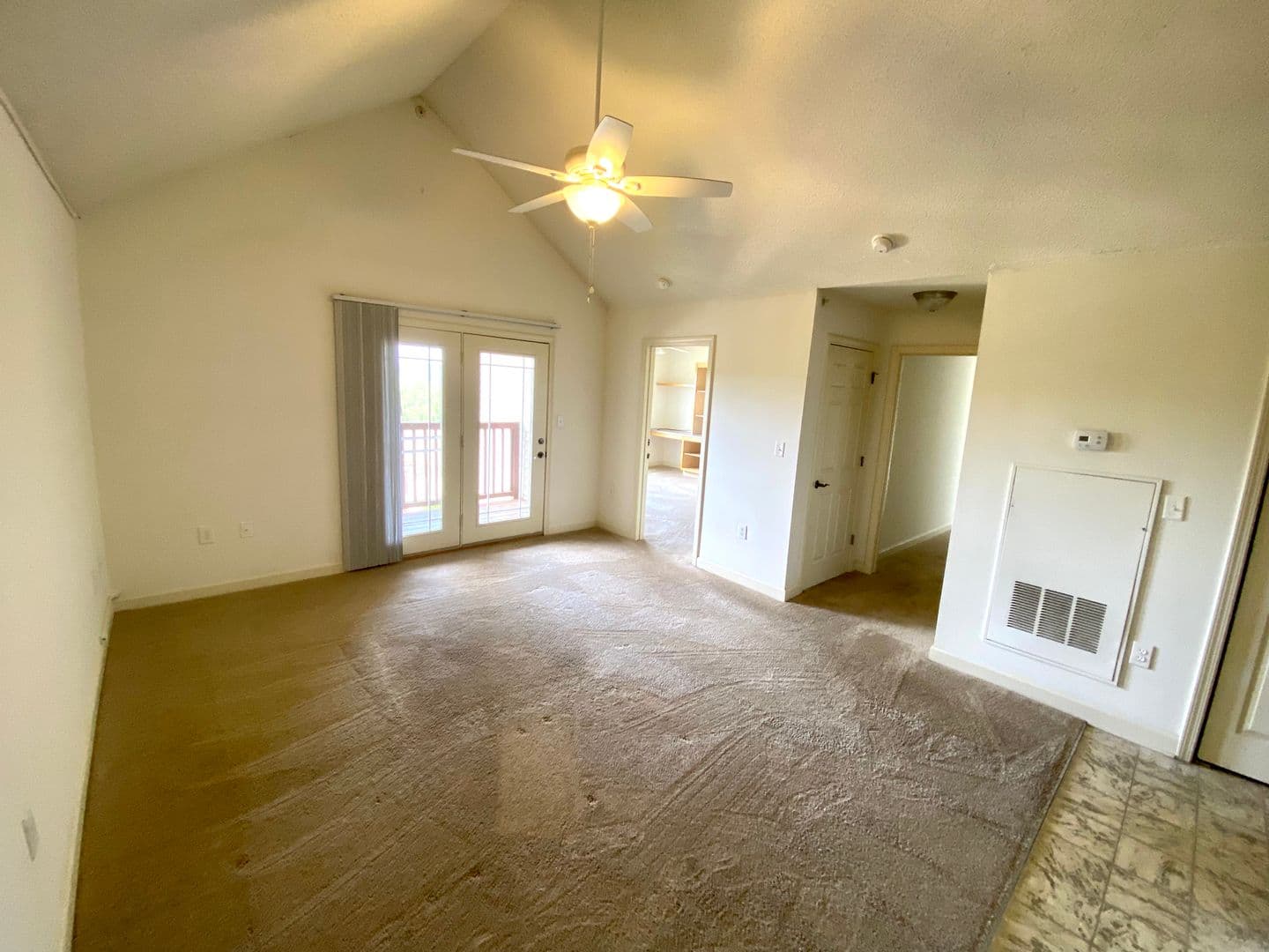 Seneca Apartment: 833 Harts Cove Way