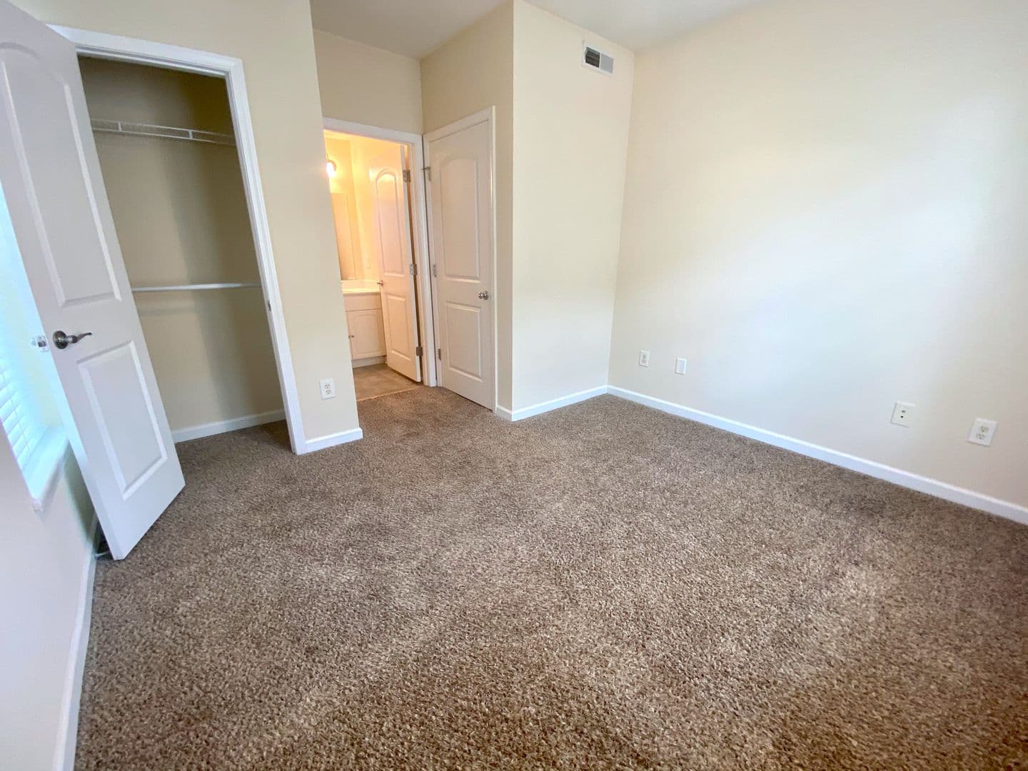 Pendleton Apartment: 11 Maverick Dr