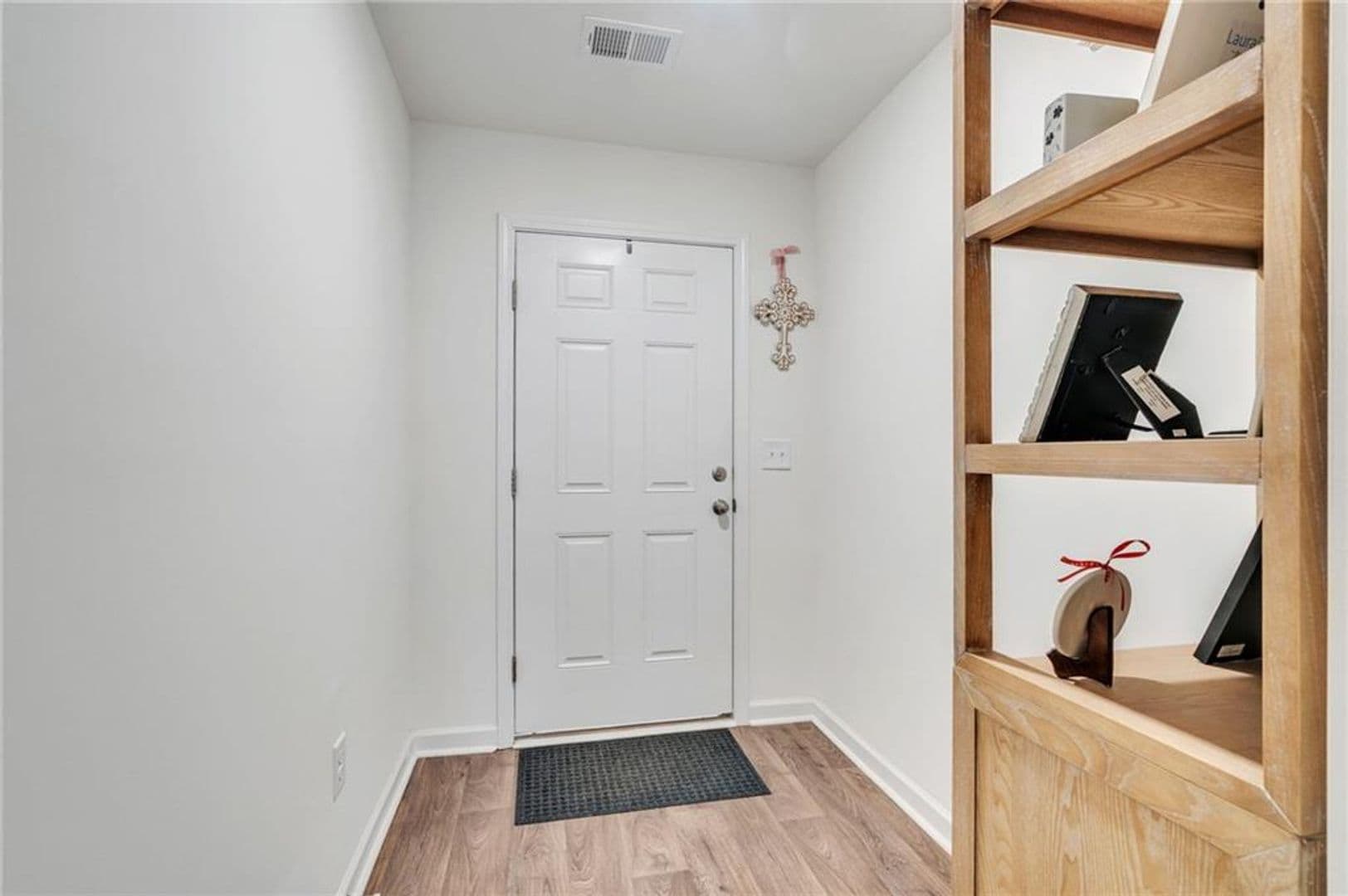 Pendleton House: 463 Seaborn Cir
