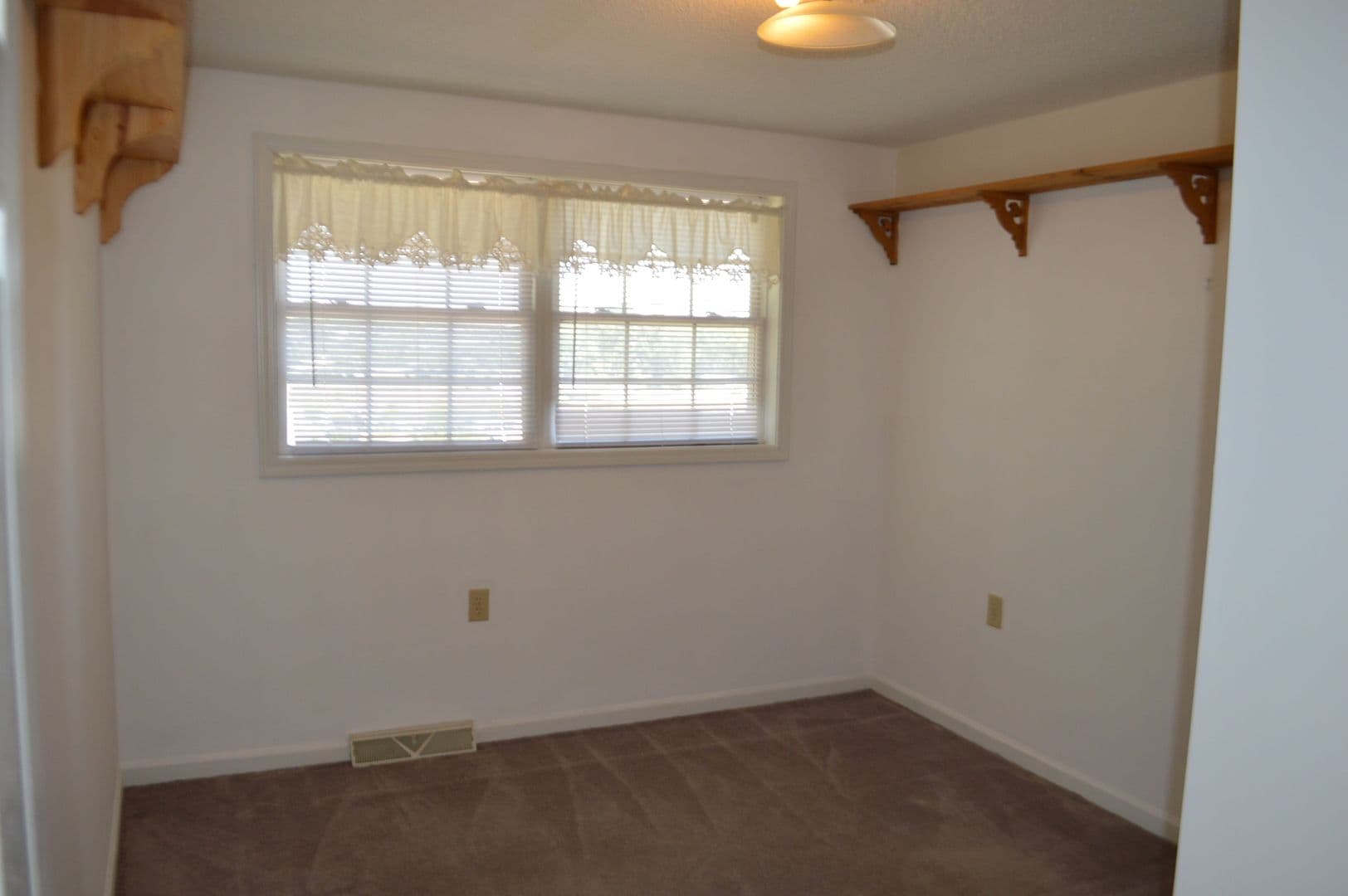Clemson Apartment: 127 Freedom Dr