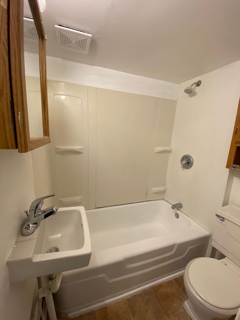 Lincoln Apartment: 740 Y St