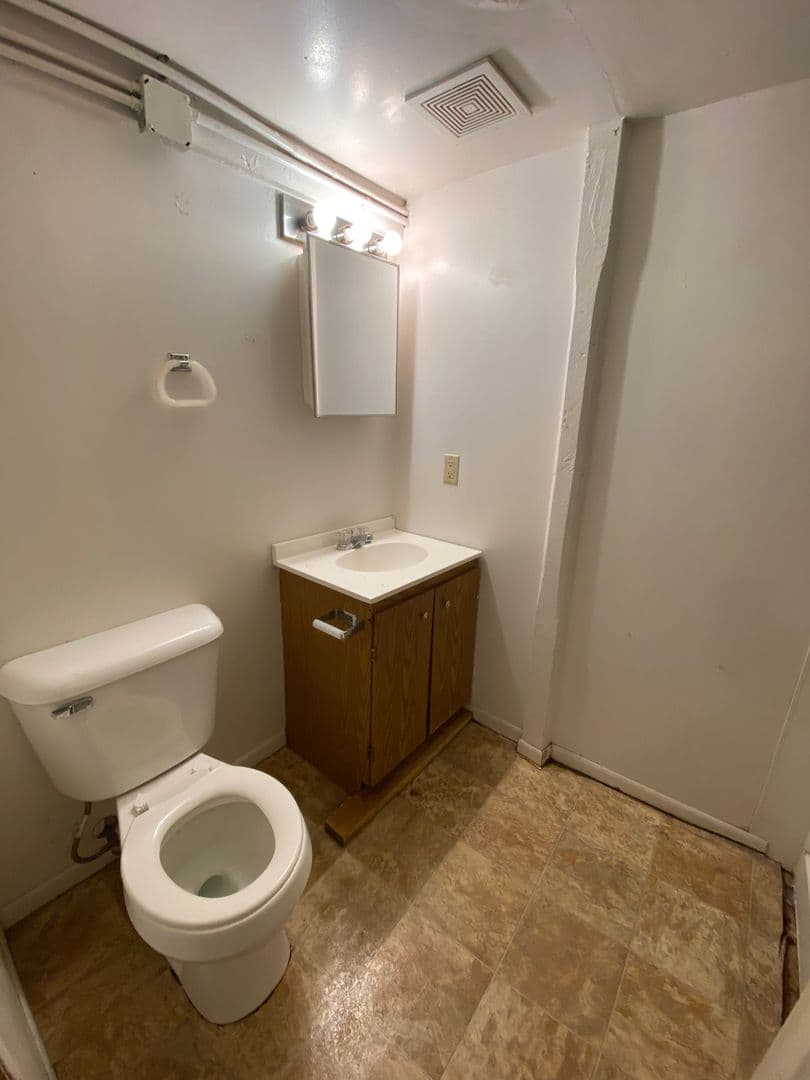 Lincoln Apartment: 740 Y St