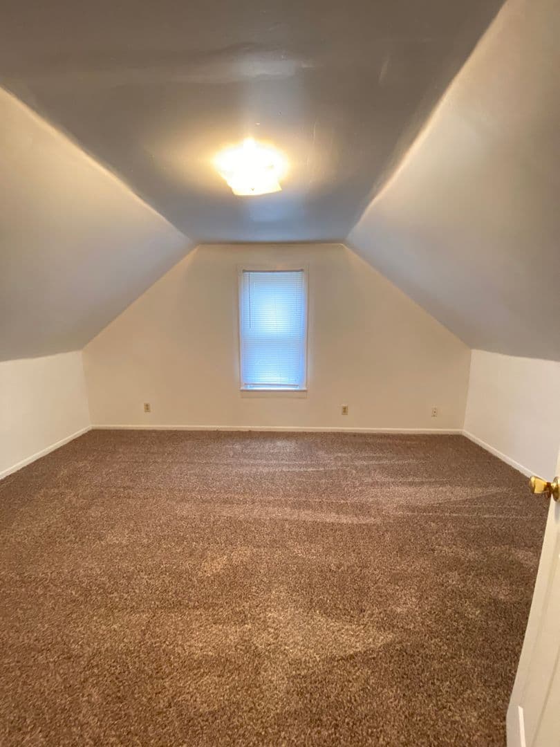 Lincoln Apartment: 740 Y St