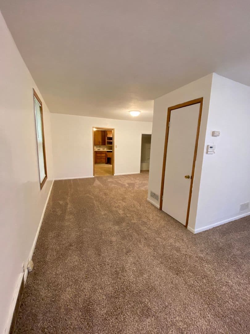 Lincoln Apartment: 740 Y St