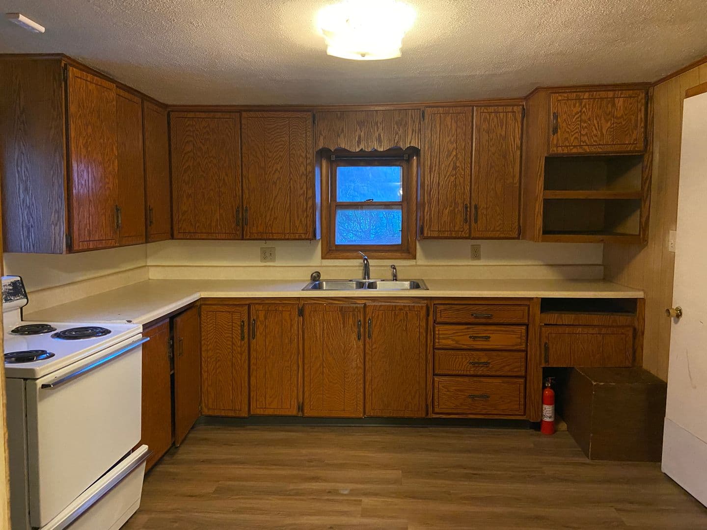 Lincoln Apartment: 740 Y St