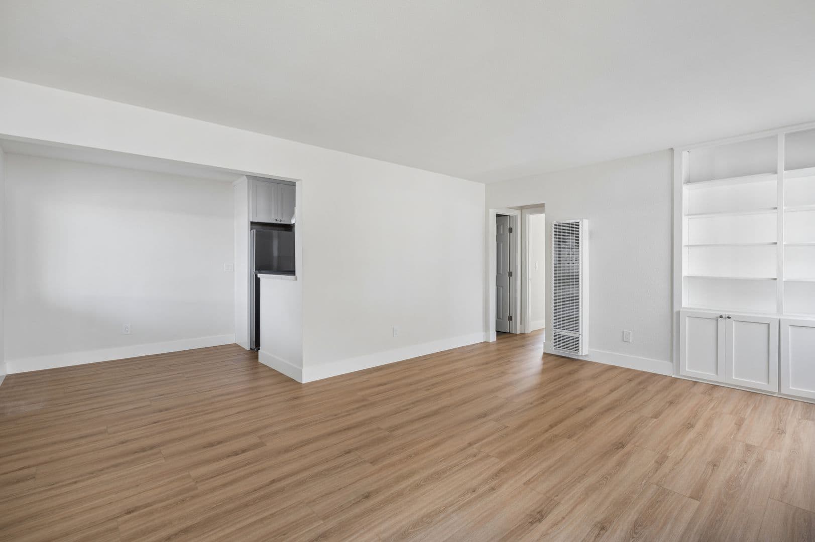 Costa Mesa Apartment: 121 E. Bay Street
