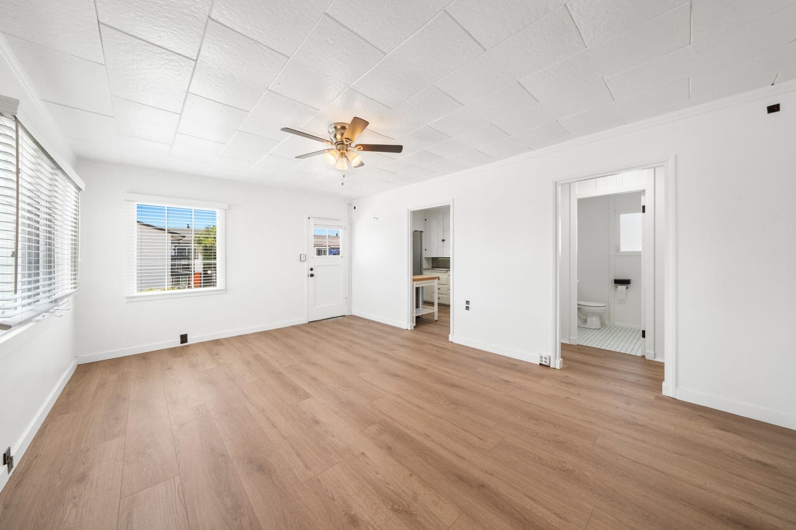Costa Mesa Apartment: 123 E 18th Street