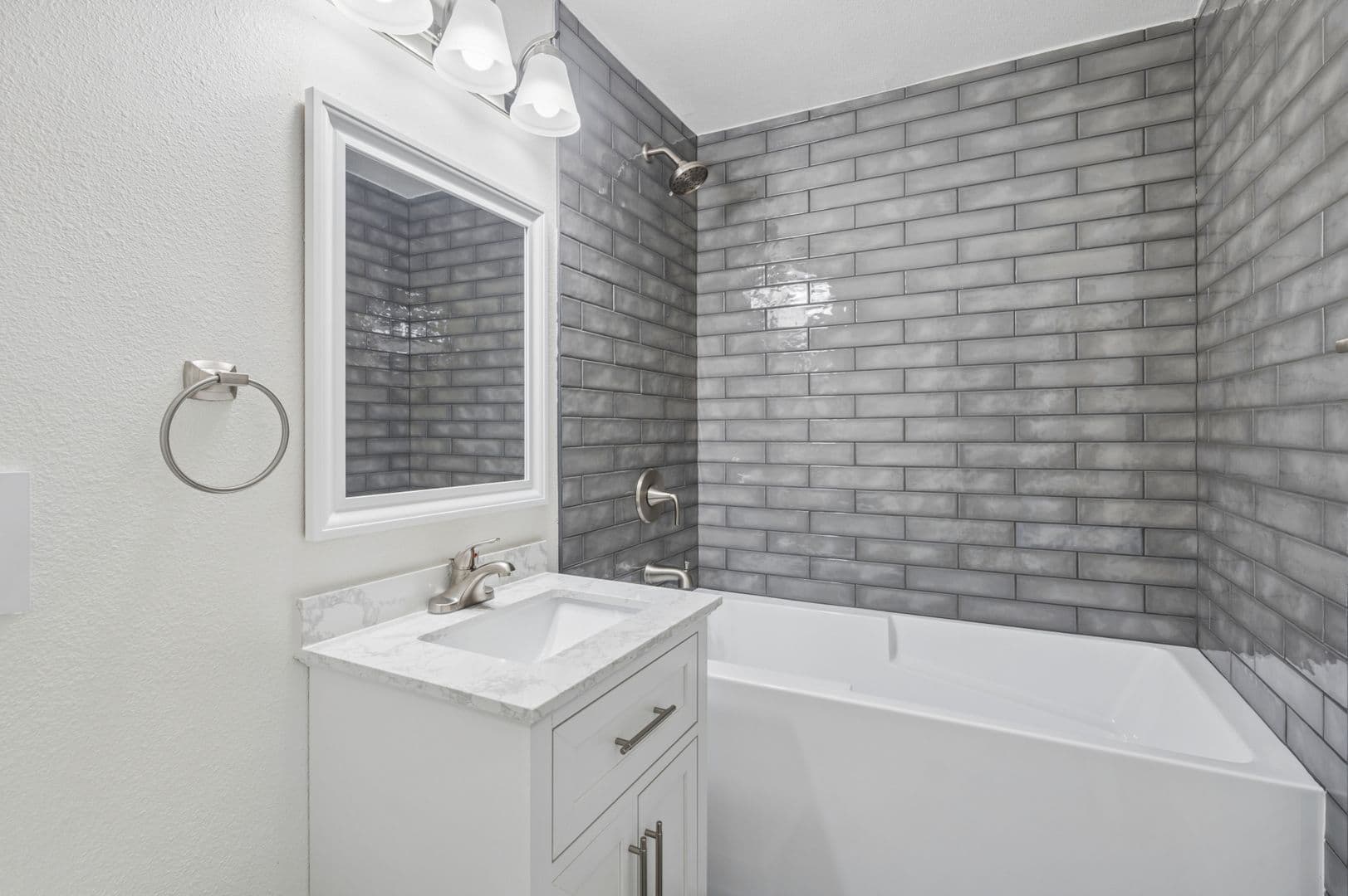 Costa Mesa Apartment: 121 E. Bay Street