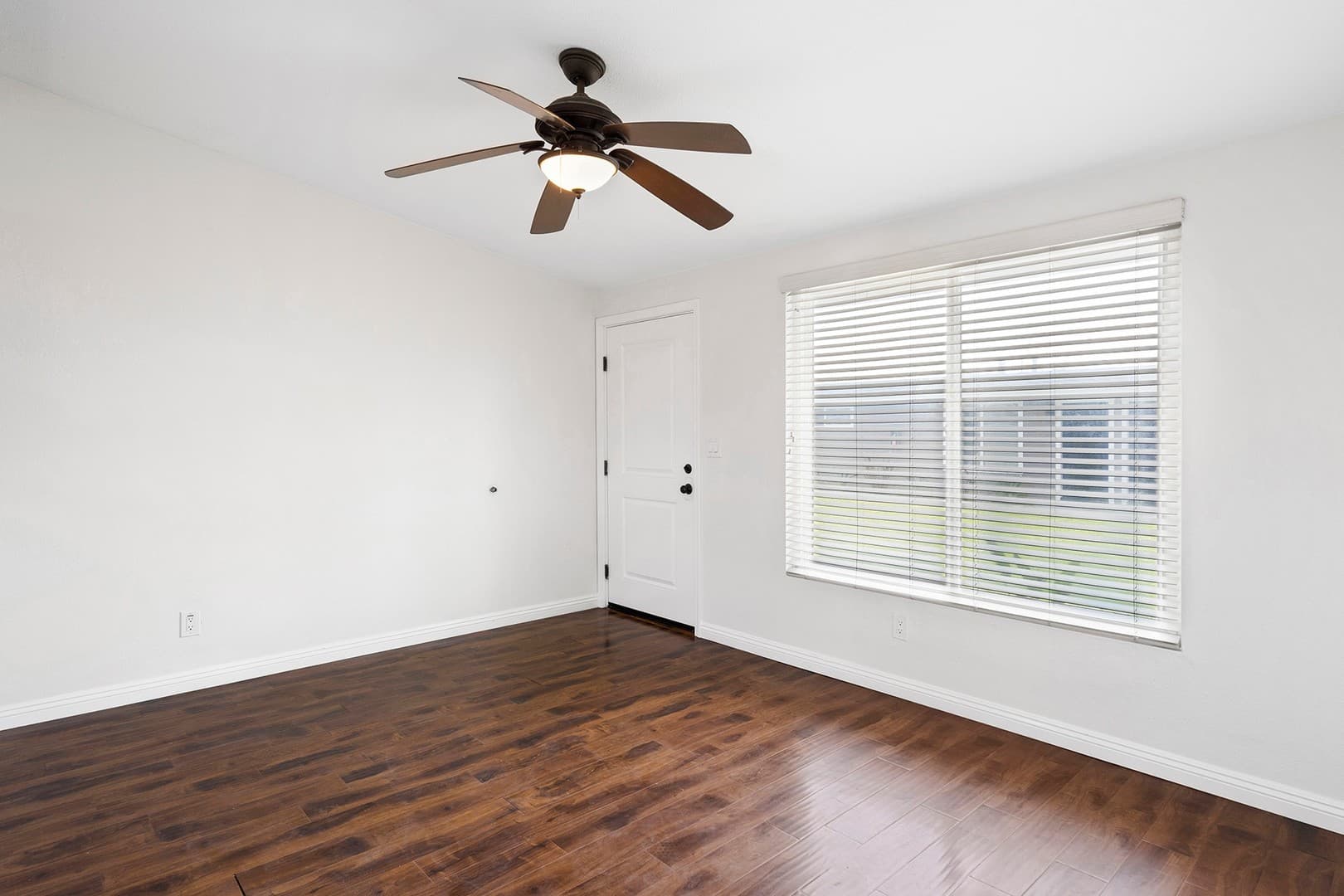 Costa Mesa Apartment: 241 E 18th Street