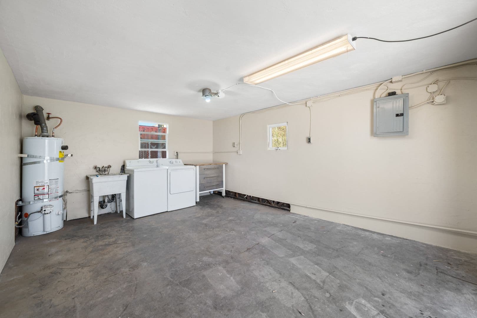 Costa Mesa Apartment: 123 E 18th Street