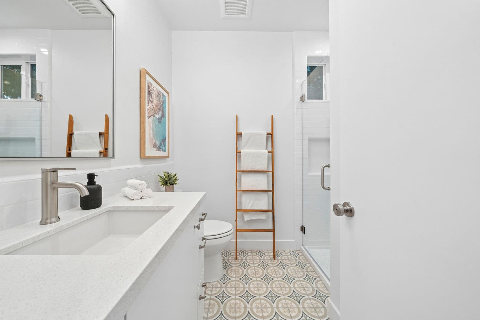 Costa Mesa Apartment: 376 Hamilton Street