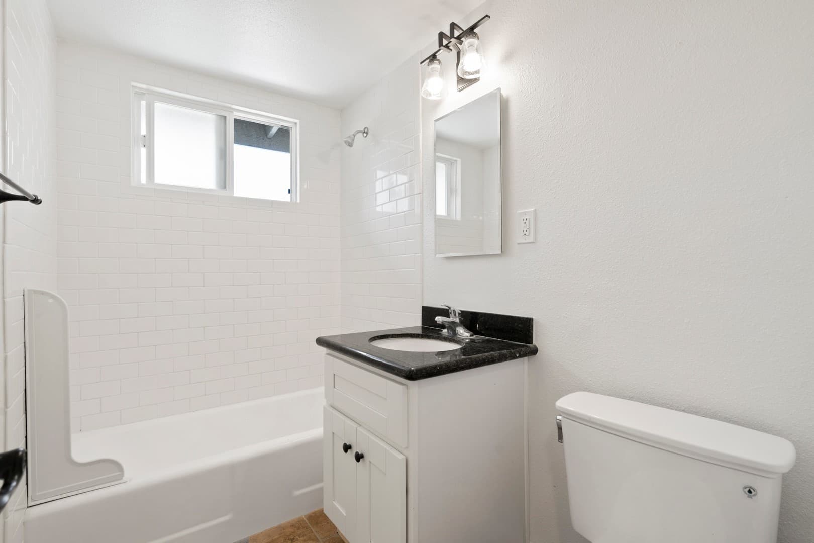 Costa Mesa Apartment: 241 E 18th Street
