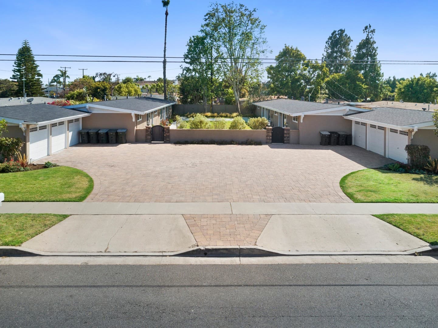 Costa Mesa Apartment: 241 E 18th Street