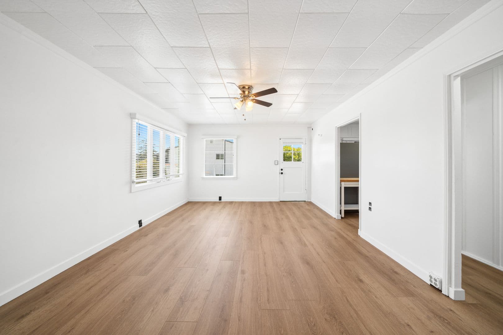 Costa Mesa Apartment: 123 E 18th Street