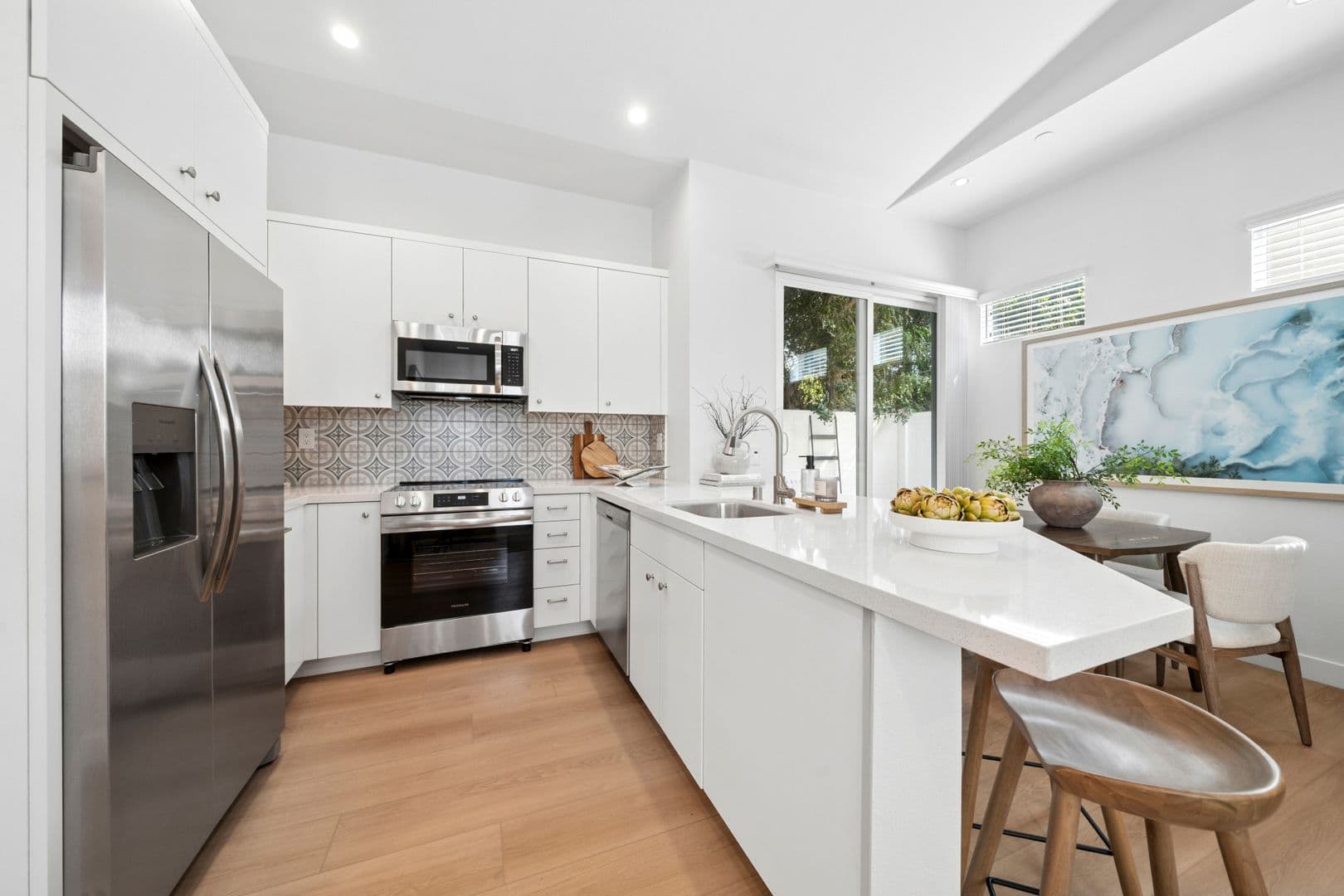 Costa Mesa Apartment: 376 Hamilton Street