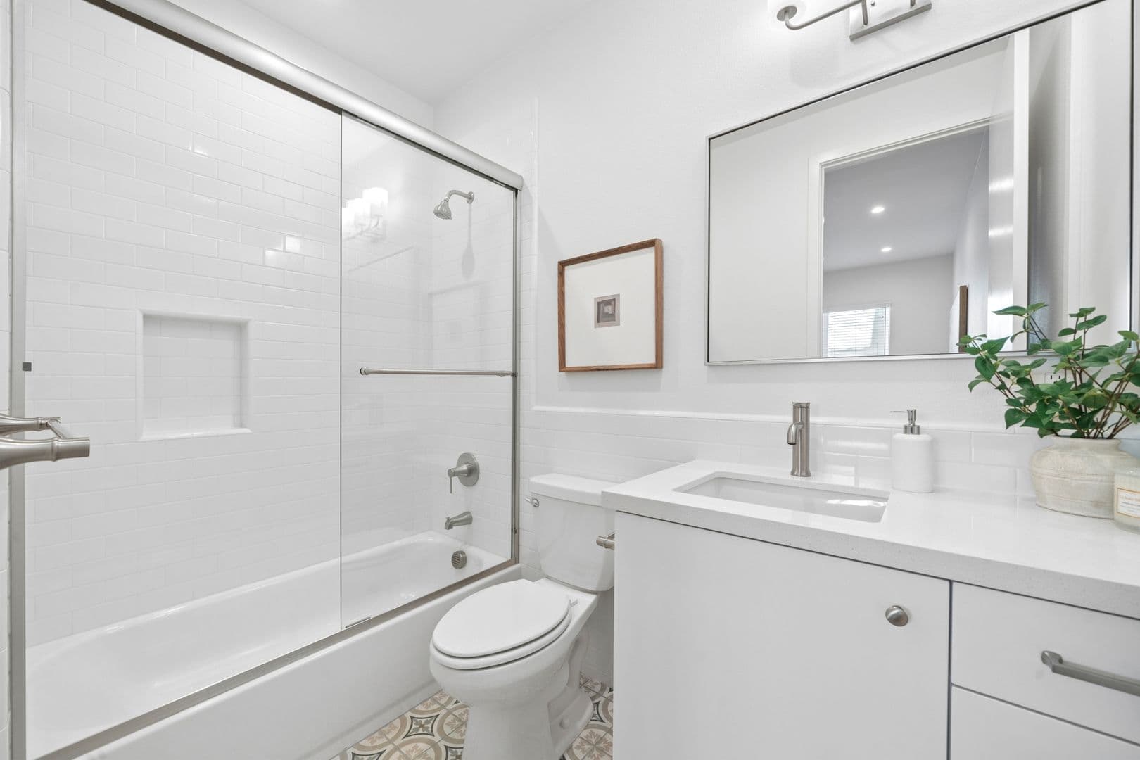 Costa Mesa Apartment: 376 Hamilton Street