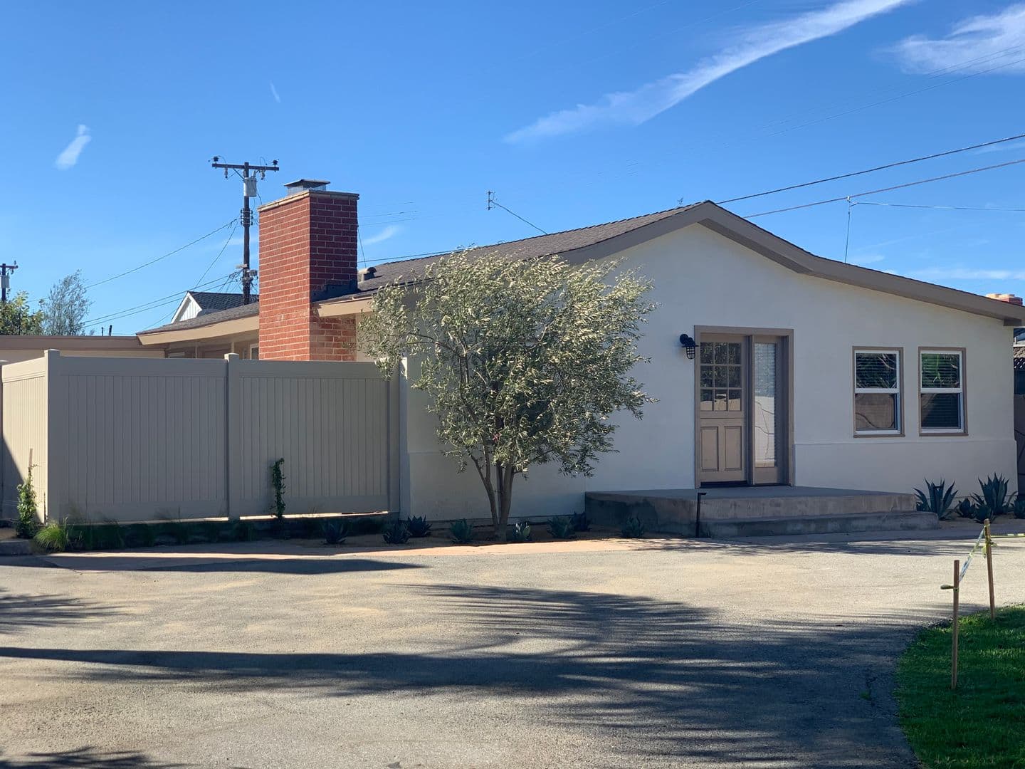 Costa Mesa Apartment: 1637 Irvine Avenue