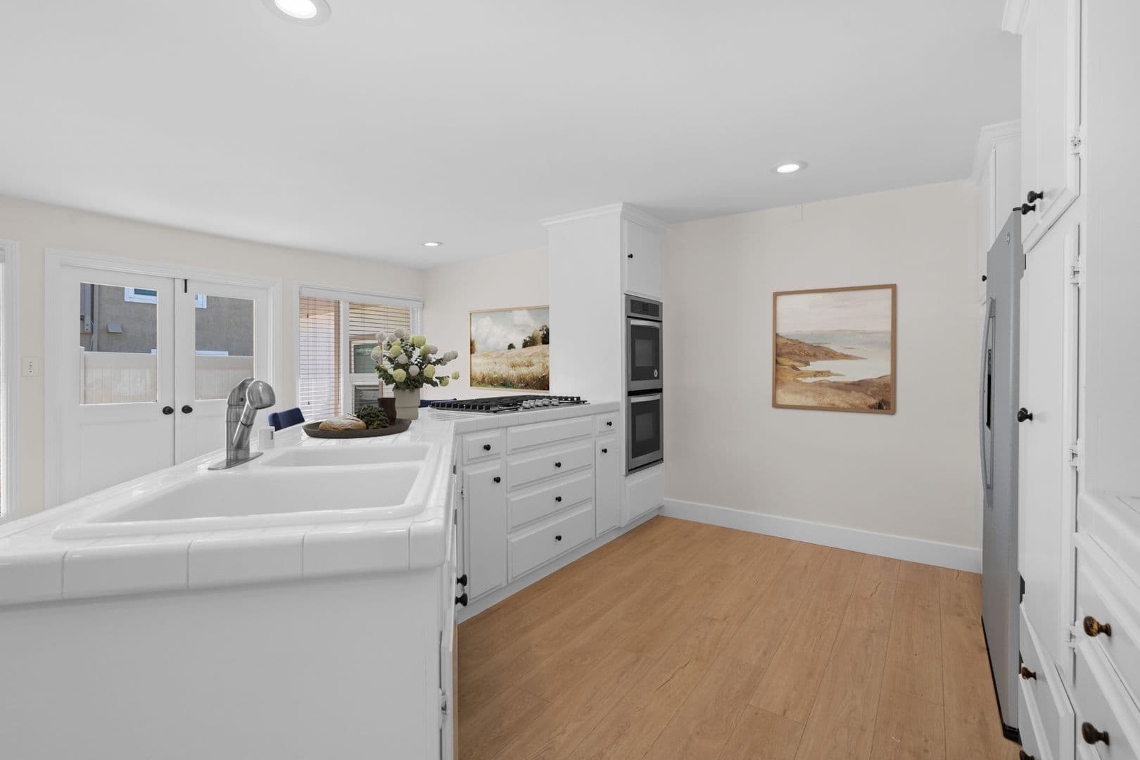 Costa Mesa Apartment: 1637 Irvine Avenue
