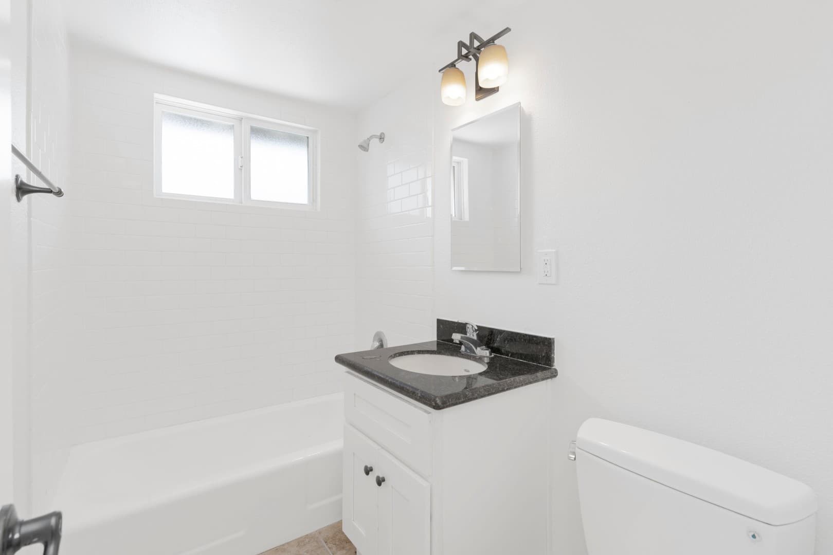 Costa Mesa Apartment: 241 E 18th Street