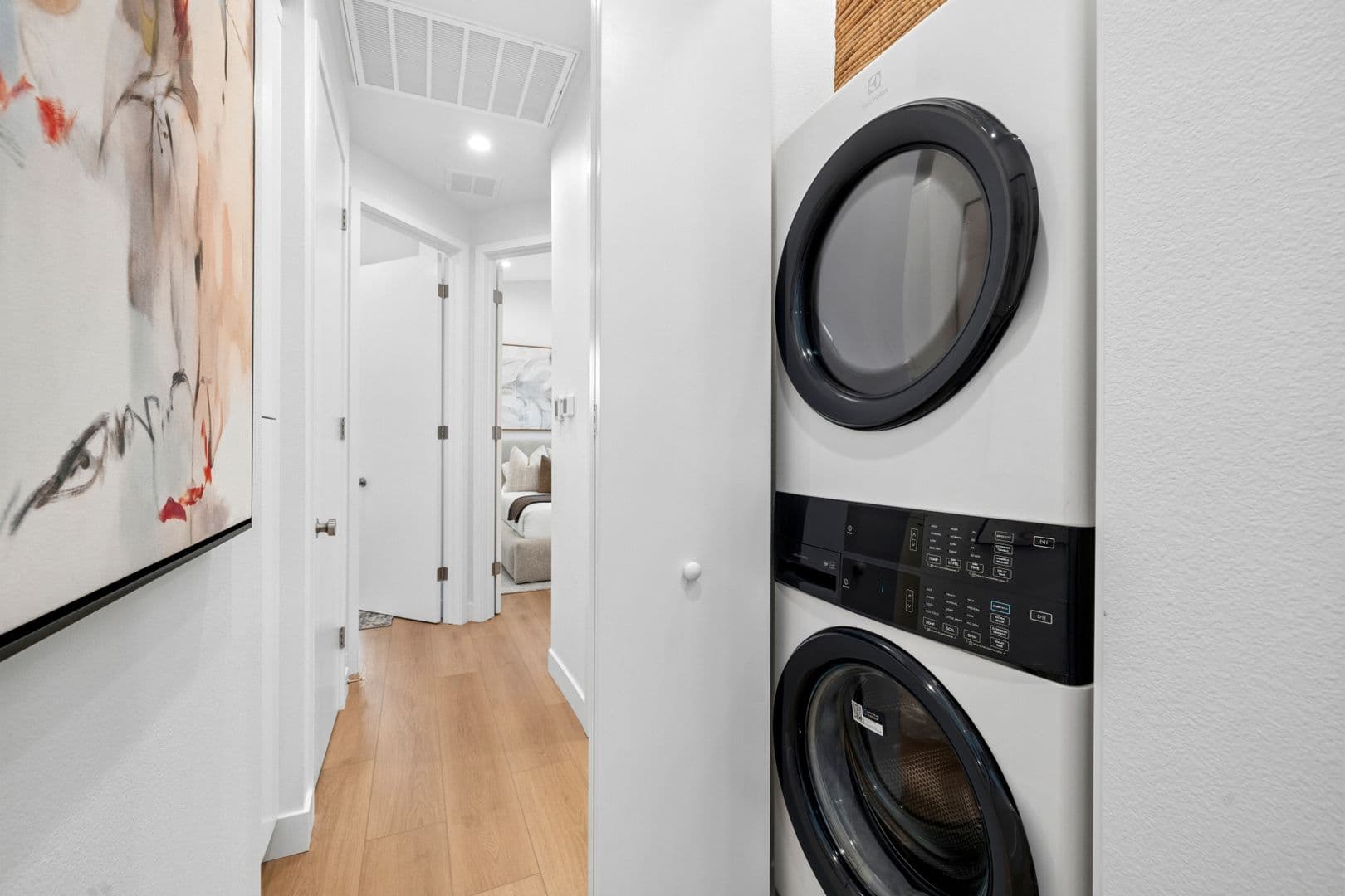 Costa Mesa Apartment: 376 Hamilton Street