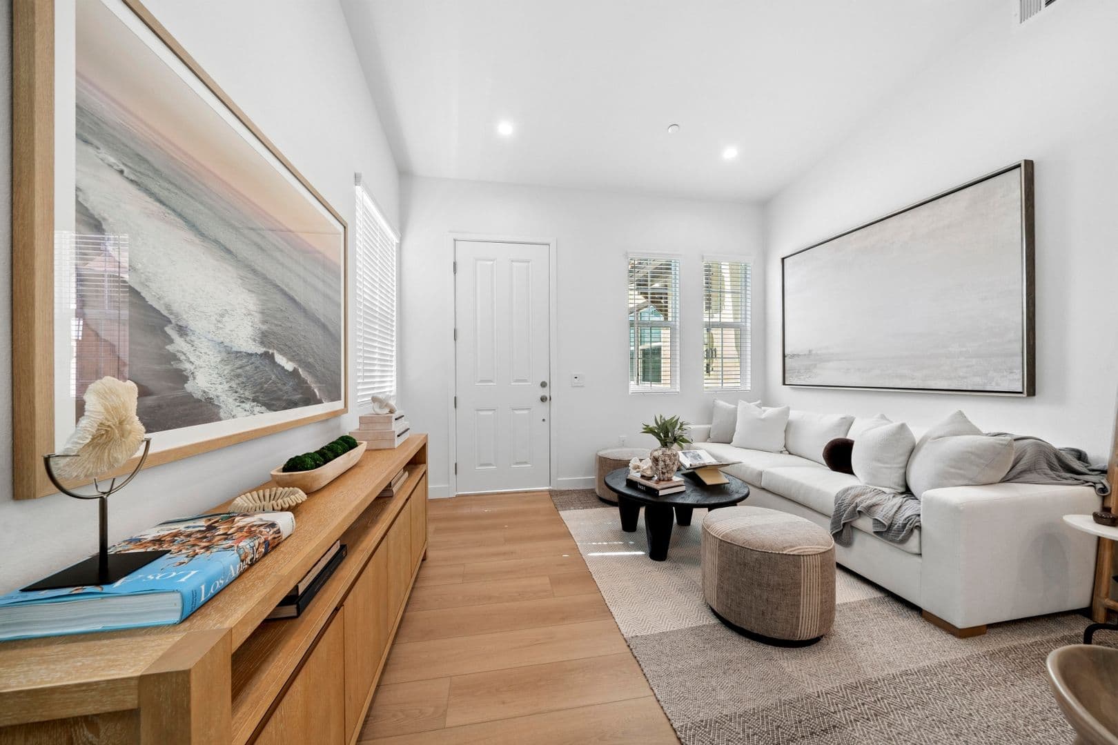 Costa Mesa Apartment: 376 Hamilton Street