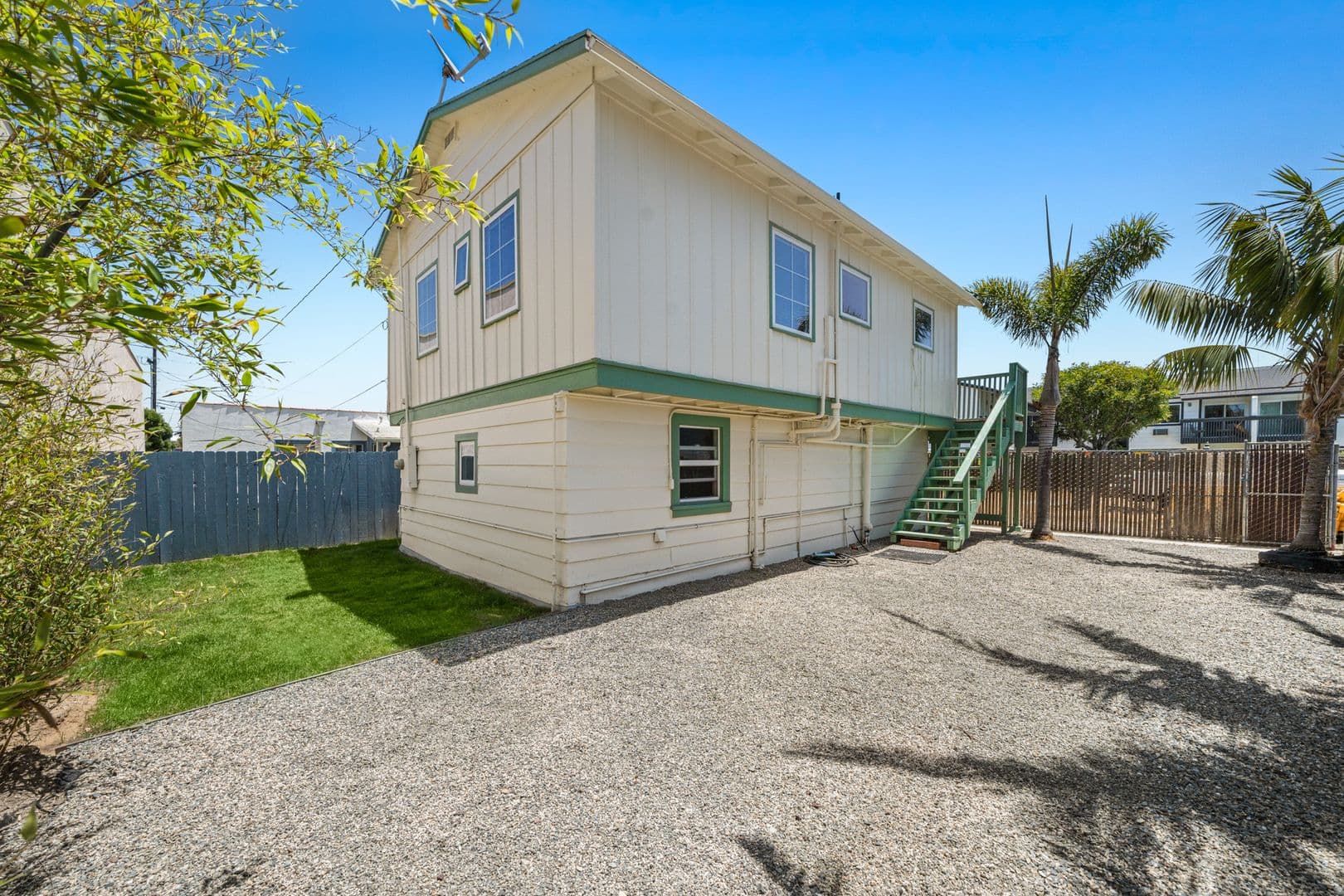 Costa Mesa Apartment: 123 E 18th Street