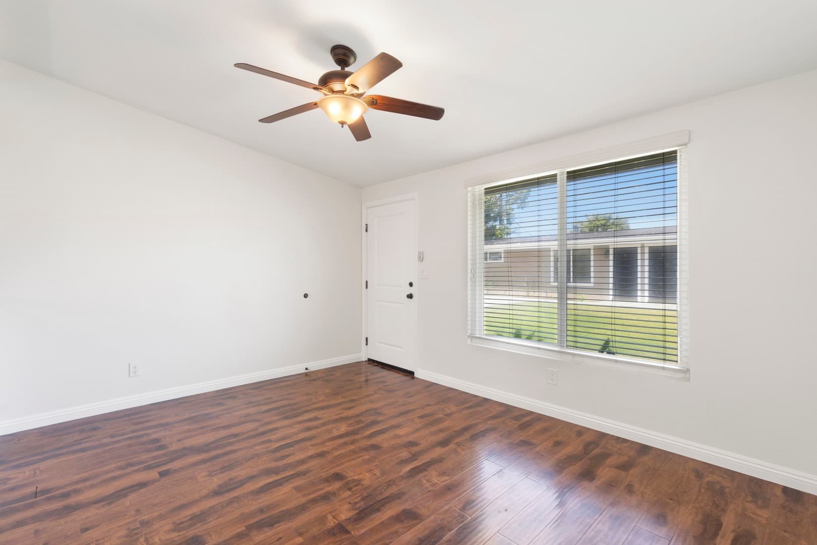 Costa Mesa Apartment: 241 E 18th Street