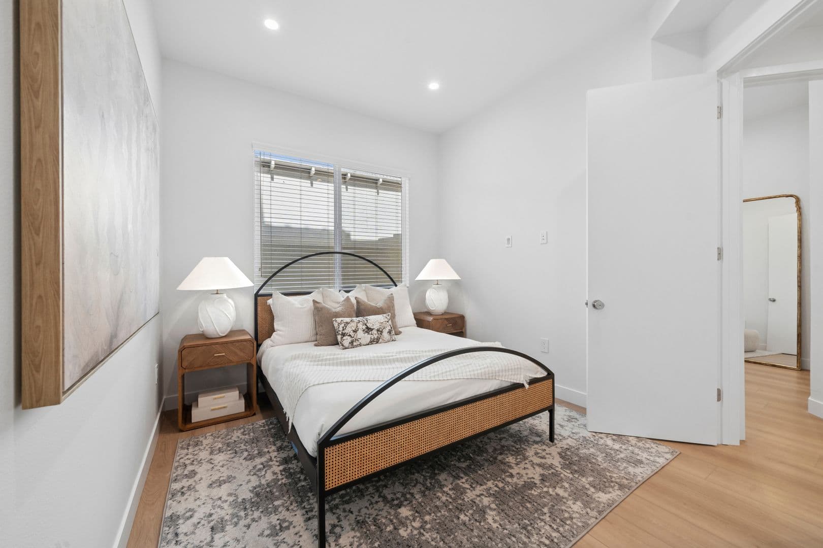 Costa Mesa Apartment: 376 Hamilton Street