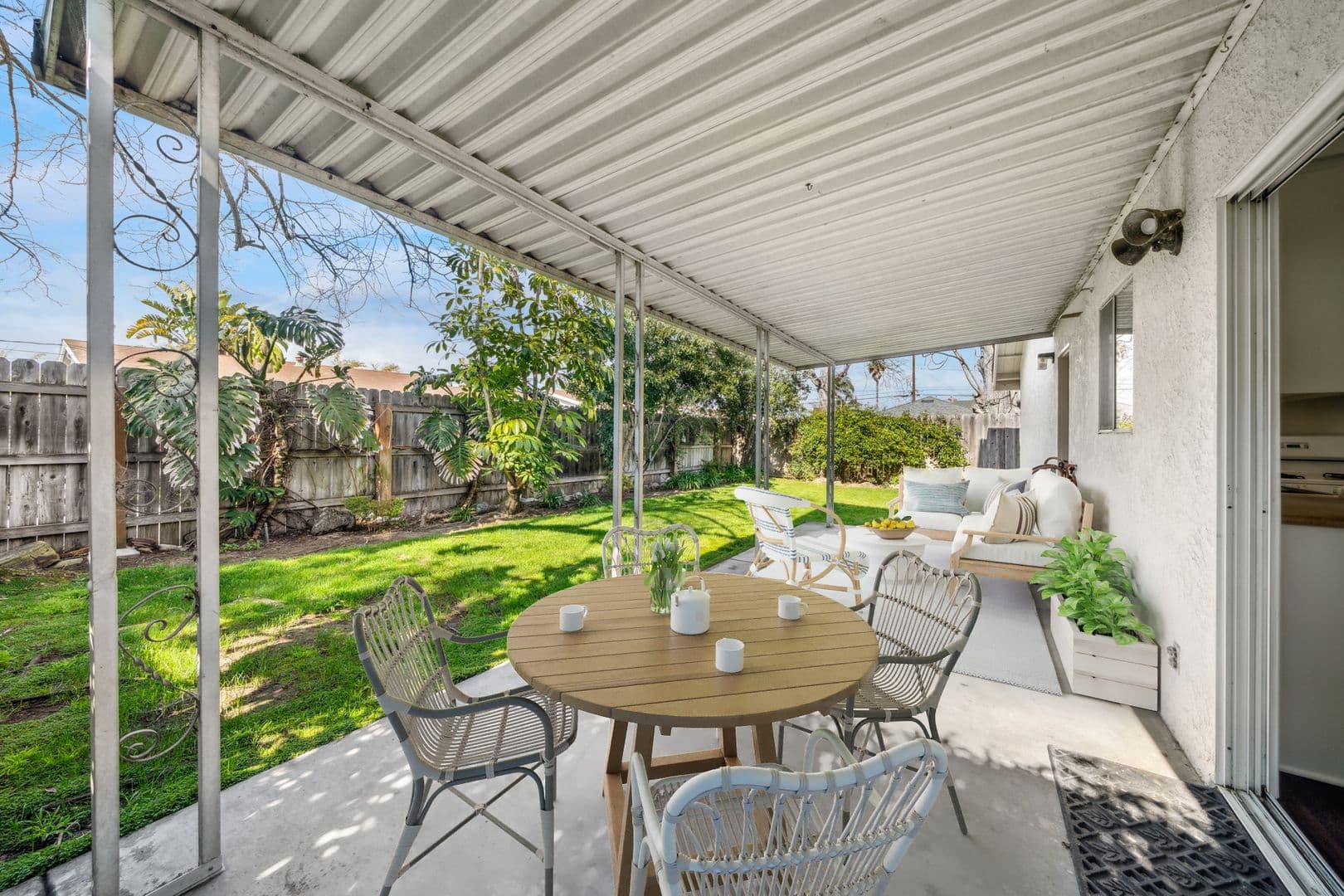 Costa Mesa Apartment: 1787 Tustin Ave