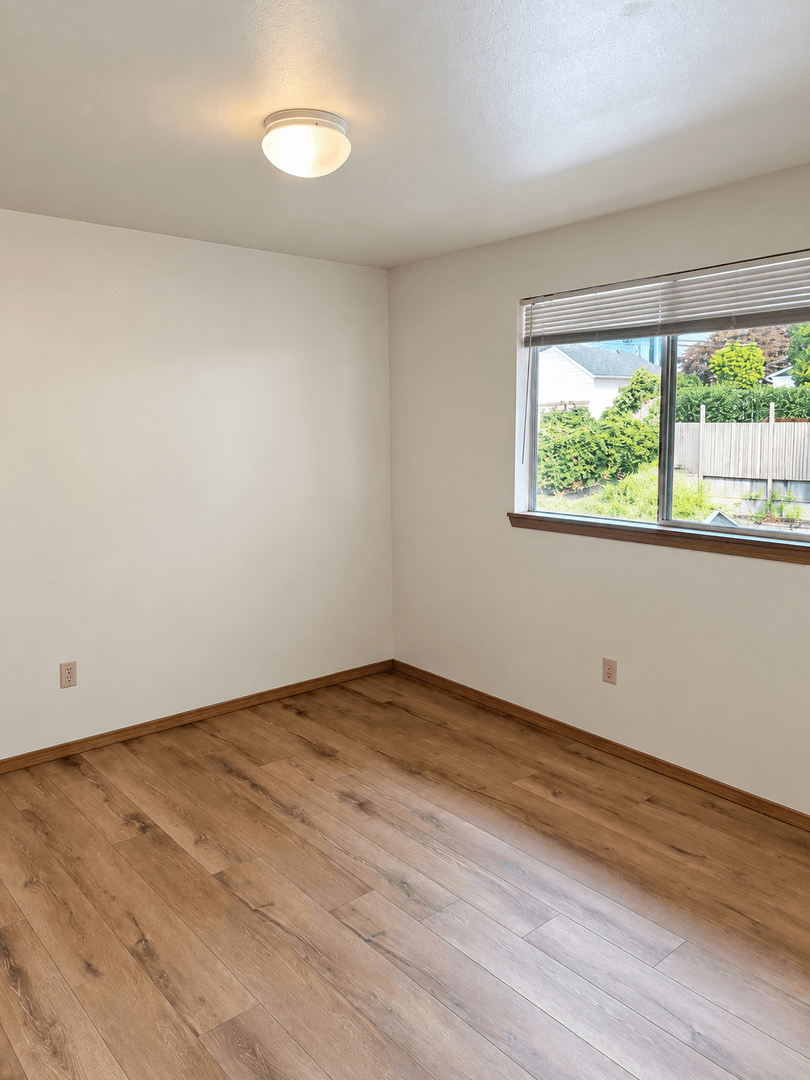 Everett Townhome: 3410 Rockefeller Ave