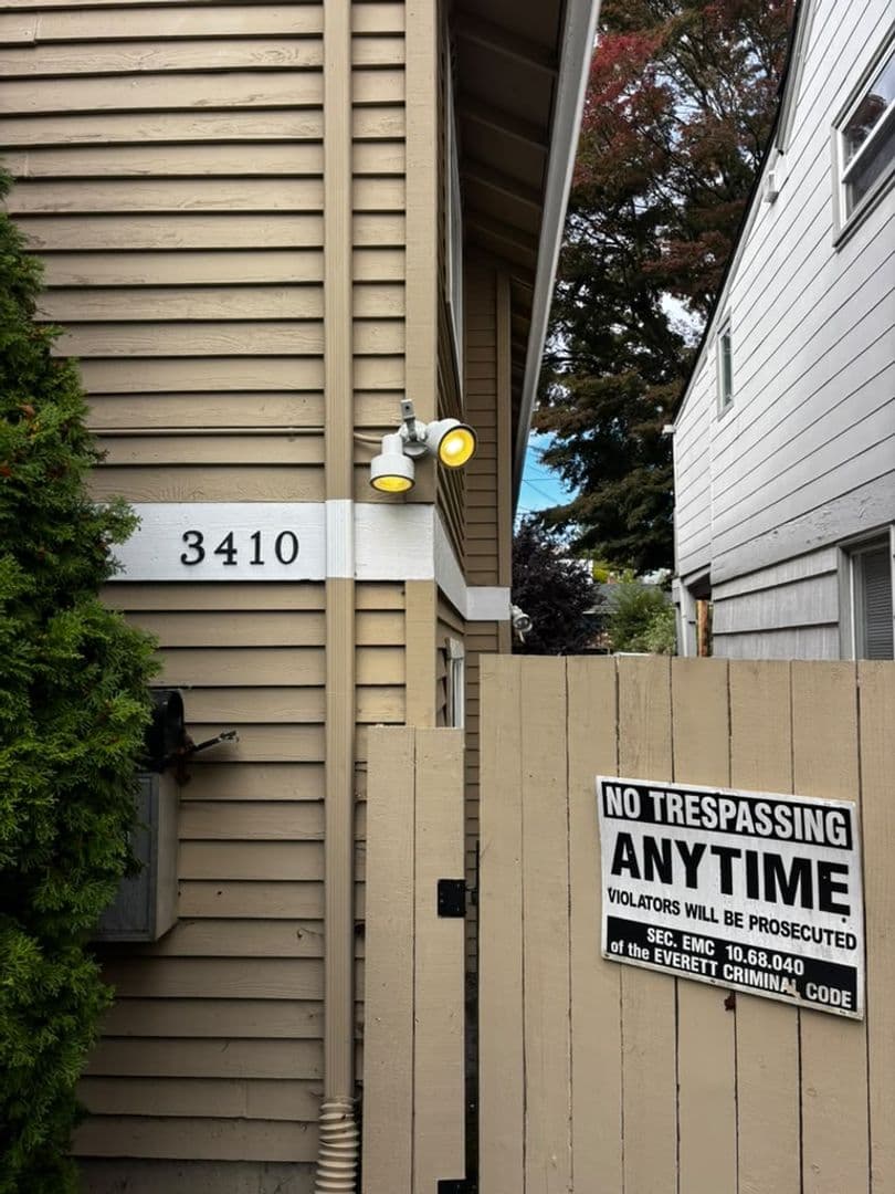 Everett Townhome: 3410 Rockefeller Ave
