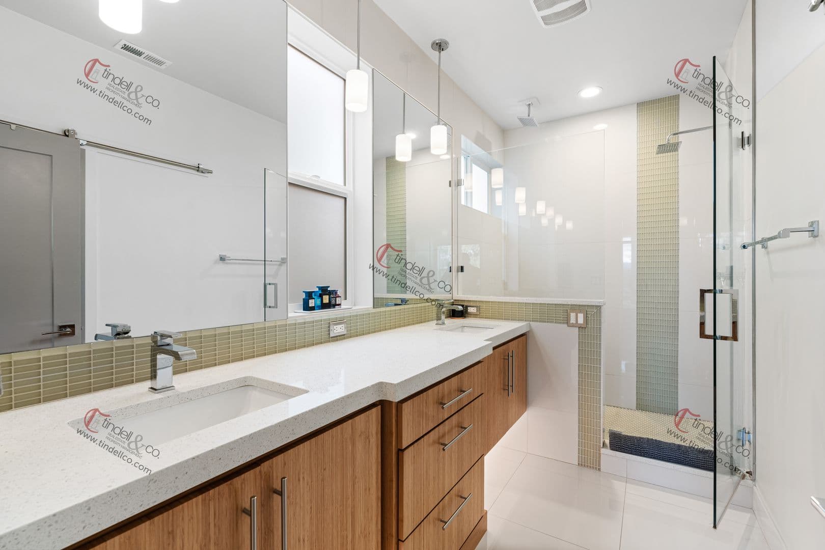 Portland Apartment: 4450 N. Michigan Avenue
