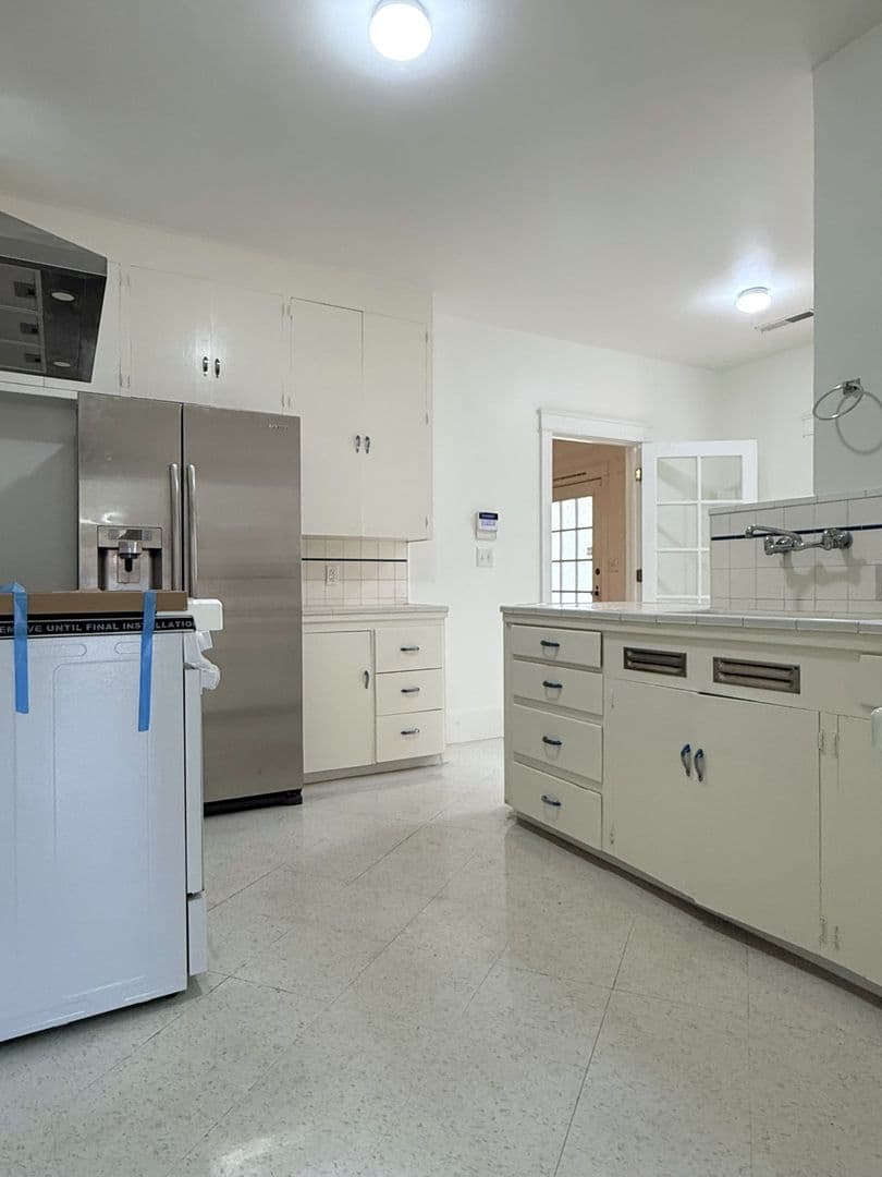 Merced House: 838 W 19th St.