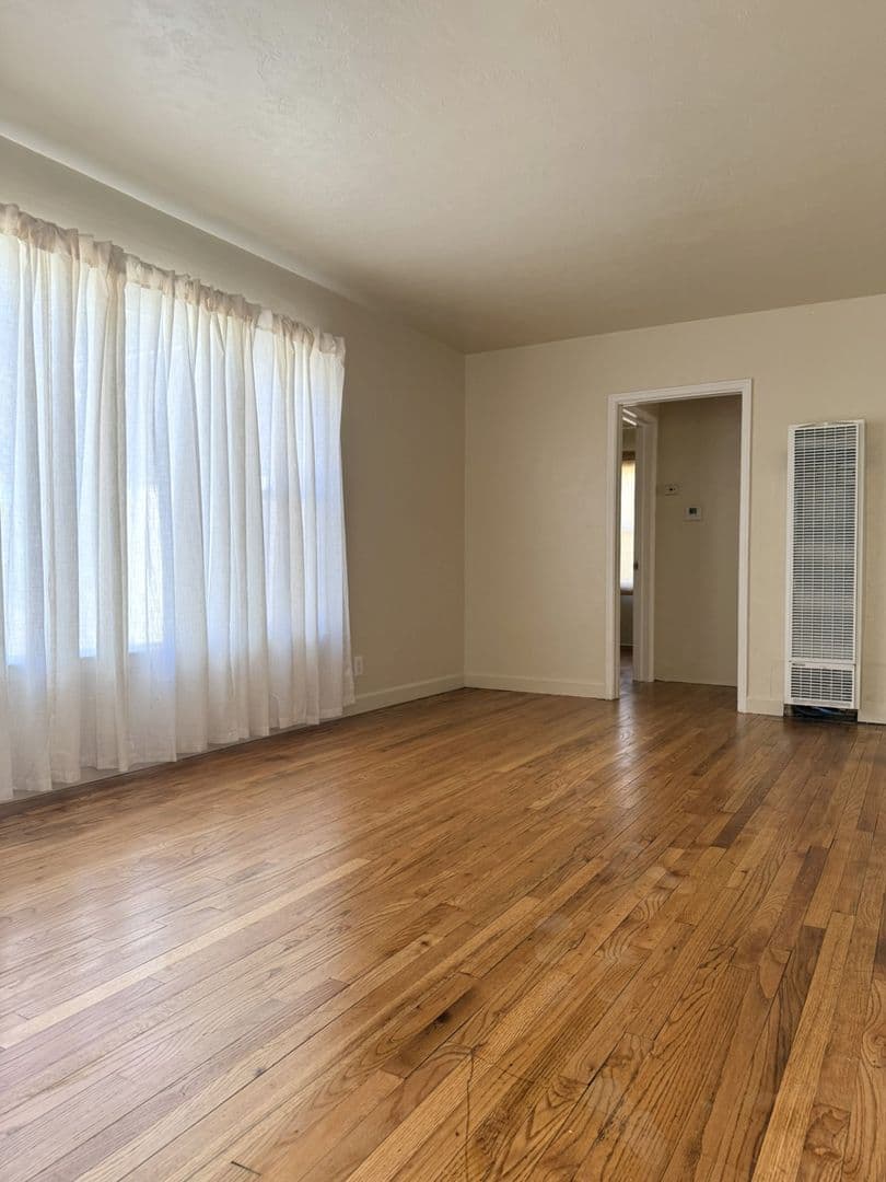 Merced House: 1820 Carol Ave