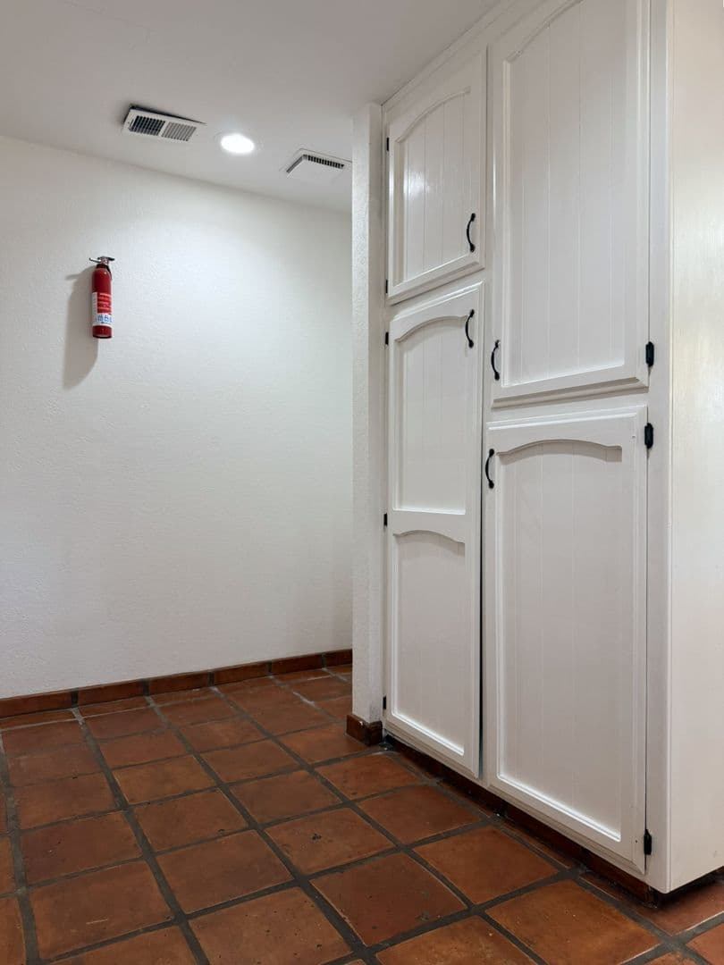 Merced House: 1399 Oregon Drive