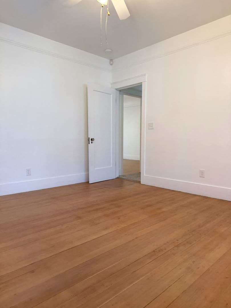 Merced House: 838 W 19th St.