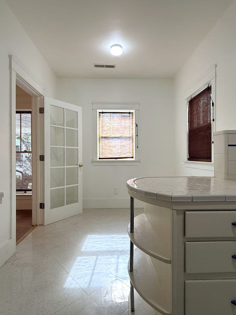 Merced House: 838 W 19th St.